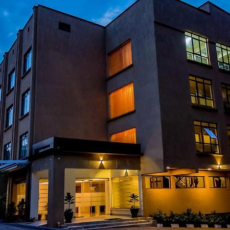 Canary Hotel Kampala Kültér fotó