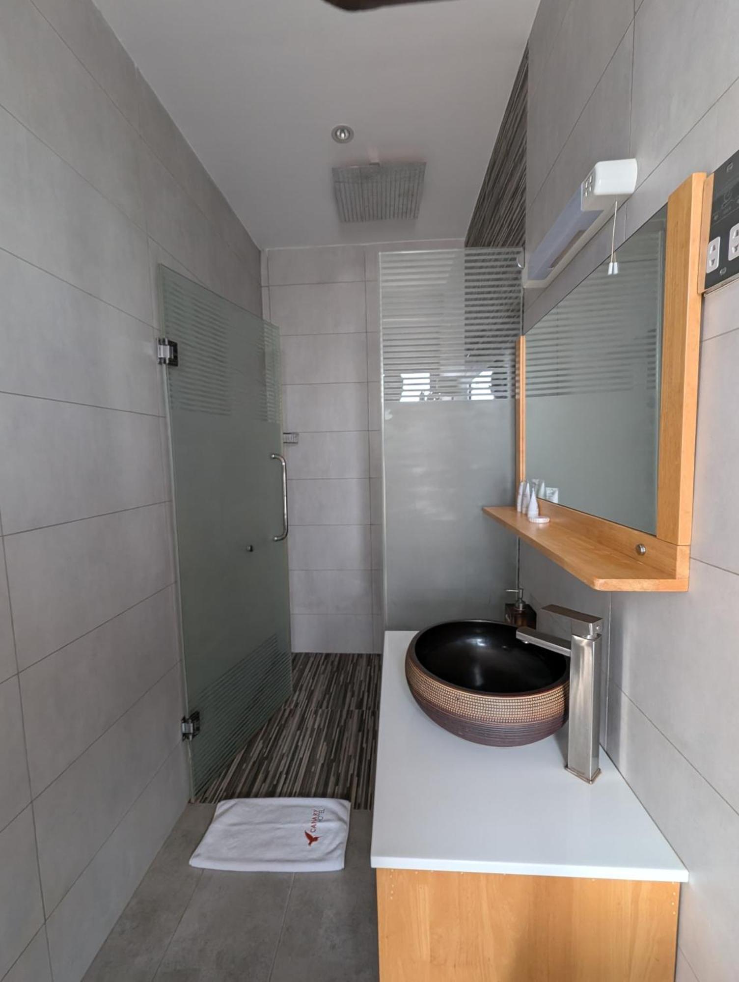 Canary Hotel Kampala Kültér fotó